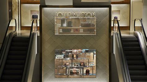 Milan shopping guide – first pop up Louis Vuitton store